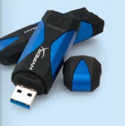 Kingston_Data_Traveler_HyperX_128GB_USB3.0_225-135_MBs_fot2